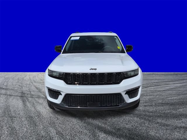 Used 2023 Jeep Grand Cherokee Limited w/ Black Appearance Package AWD/4WD image 9