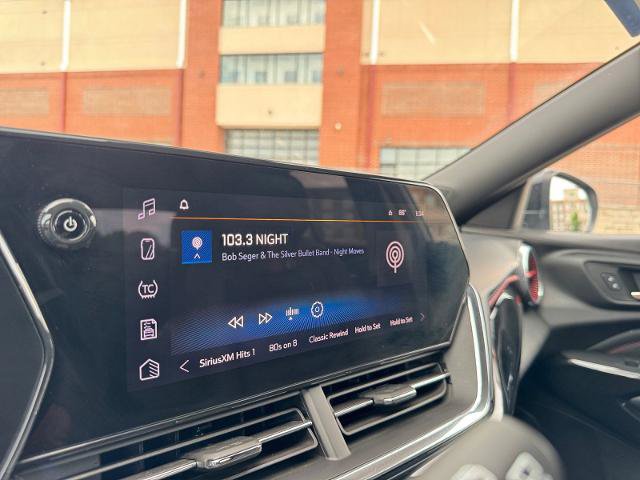 Used 2025 Chevrolet Trax RS FWD image 24