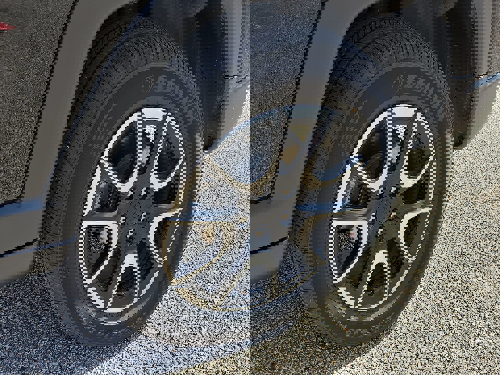 Used 2024 Jeep Compass Trailhawk image 10