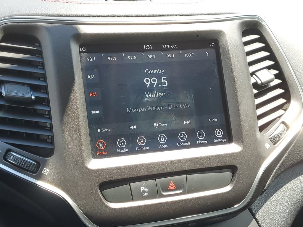 Used 2019 Jeep Cherokee Trailhawk w/ Cold Weather Group AWD/4WD image 26