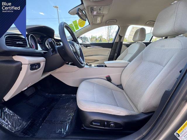 Used 2018 Buick Regal Preferred w/ Sights and Sounds Package FWD image 9