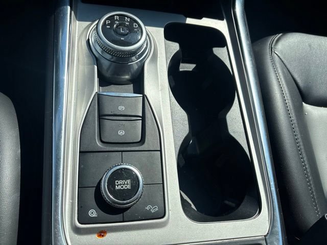 Certified 2022 Ford Explorer XLT w/ Equipment Group 202A AWD/4WD image 24