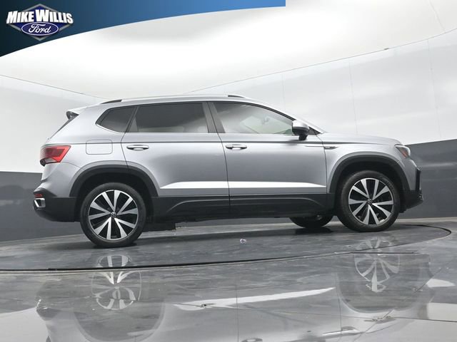 Used 2022 Volkswagen Taos SE FWD image 18