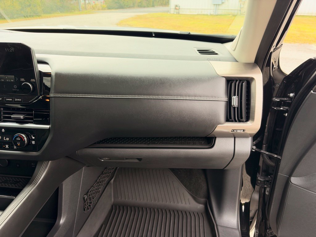 Used 2022 Nissan Pathfinder Platinum w/ Cargo Package FWD image 22