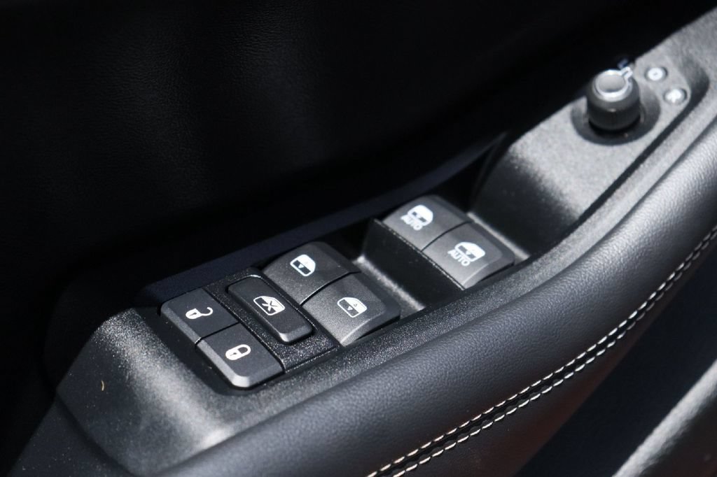 Used 2023 Jeep Grand Cherokee Laredo RWD image 14