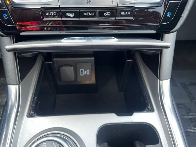 Certified 2022 Ford Explorer Platinum w/ Equipment Group 601A image 61