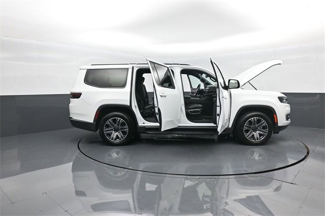Used 2022 Jeep Wagoneer Series III image 33