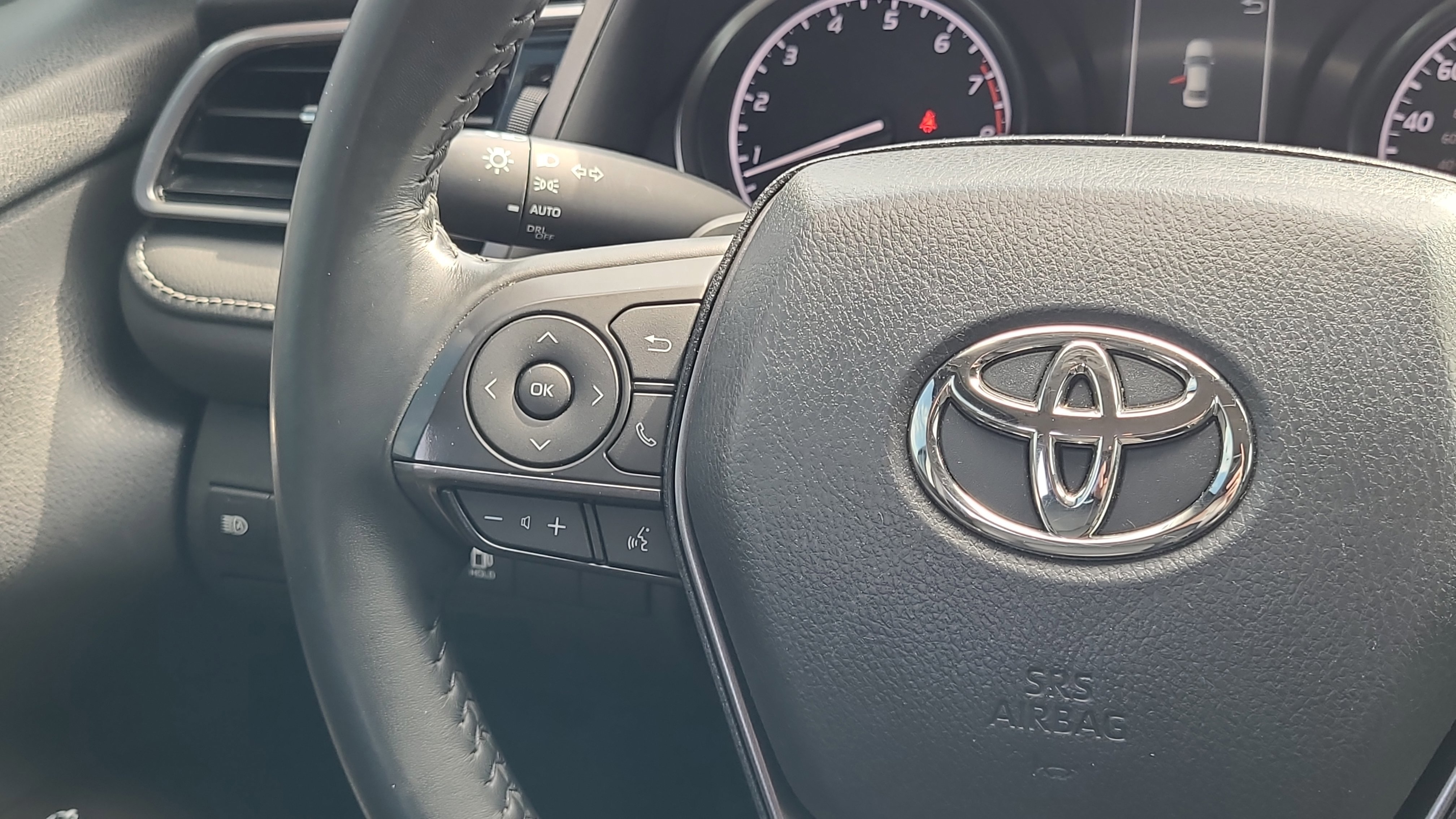 Used 2023 Toyota Camry SE FWD image 12