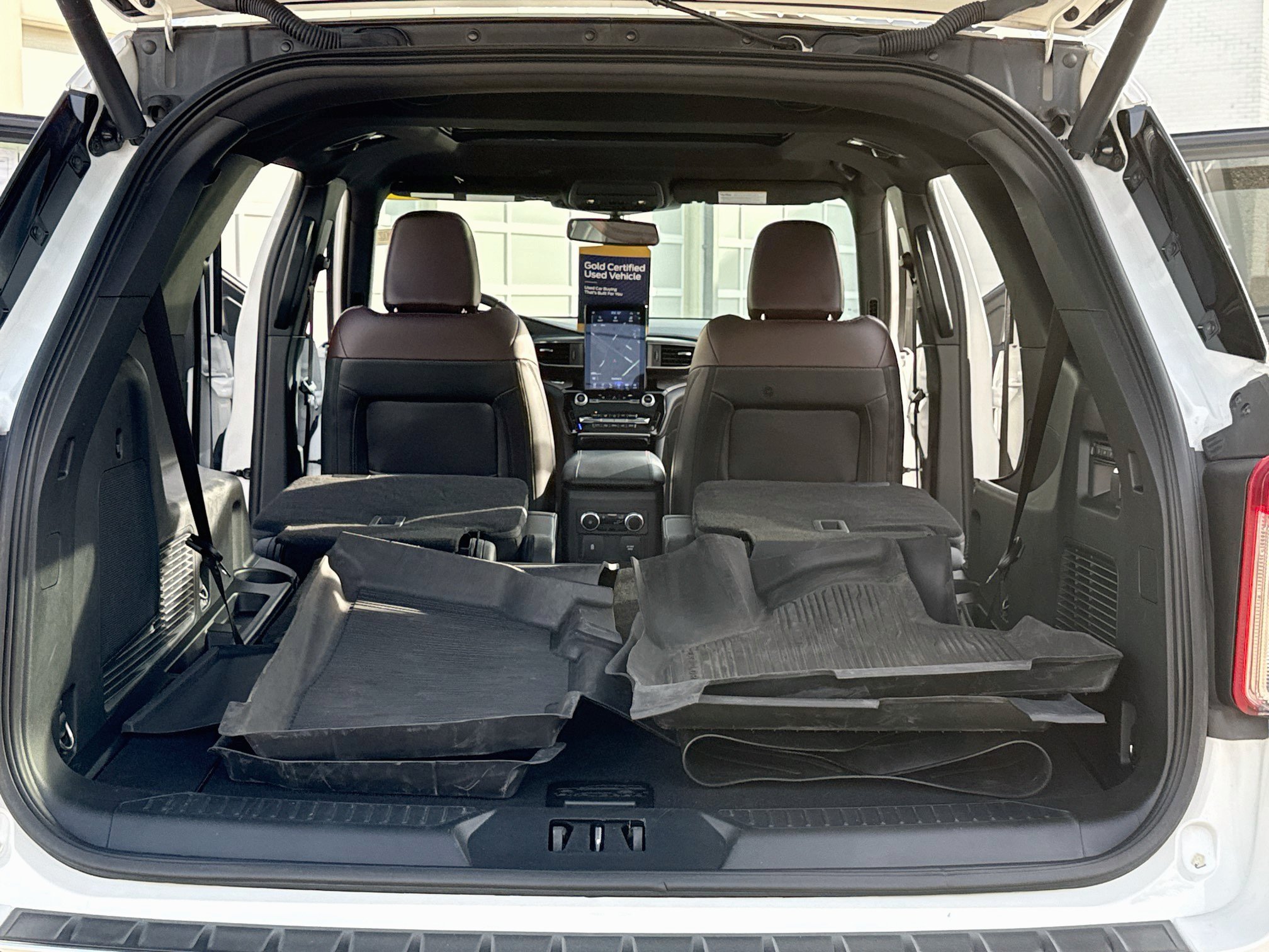 Certified 2023 Ford Explorer Platinum w/ Technology Package AWD/4WD image 21