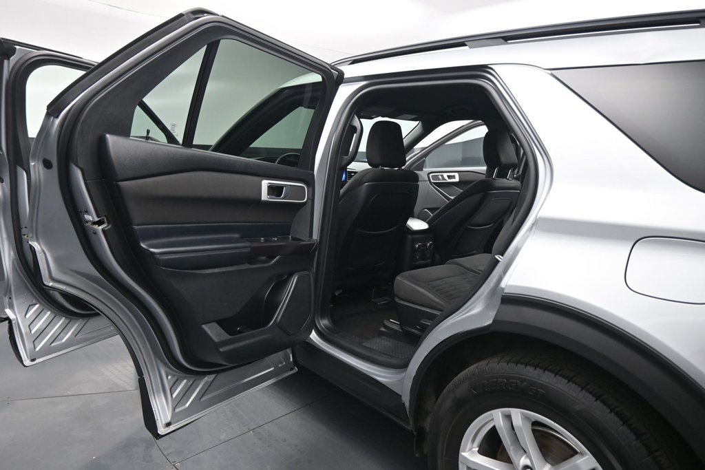 Certified 2020 Ford Explorer XLT RWD image 17