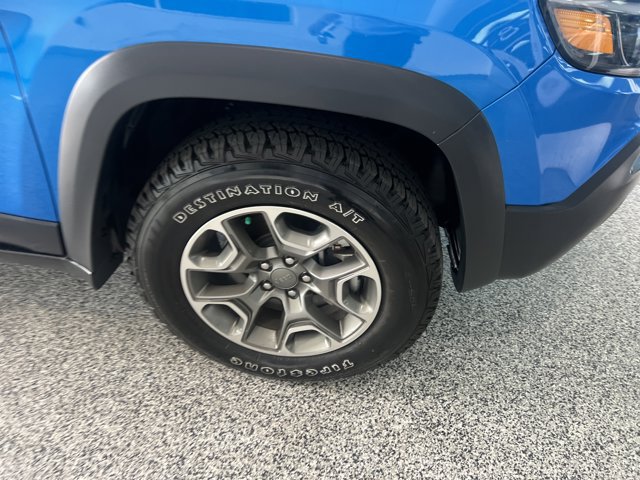 Used 2022 Jeep Cherokee Trailhawk w/ Comfort/Convenience Group AWD/4WD image 4