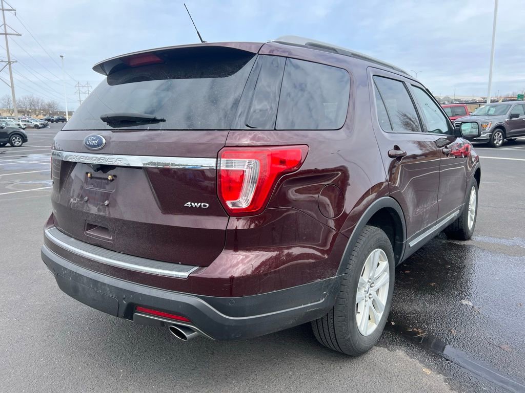 Certified 2018 Ford Explorer XLT w/ Equipment Group 202A image 7