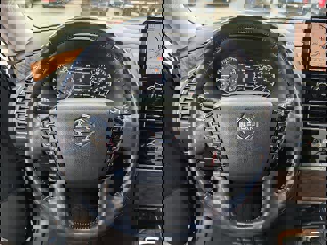 Used 2021 Nissan Armada SL w/ Captain's Chairs Package image 8