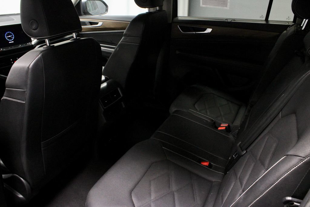 Used 2025 Volkswagen Atlas SE AWD/4WD image 21