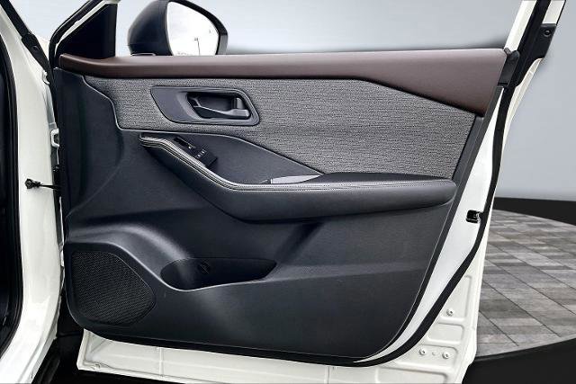 Used 2022 Nissan Rogue S image 27