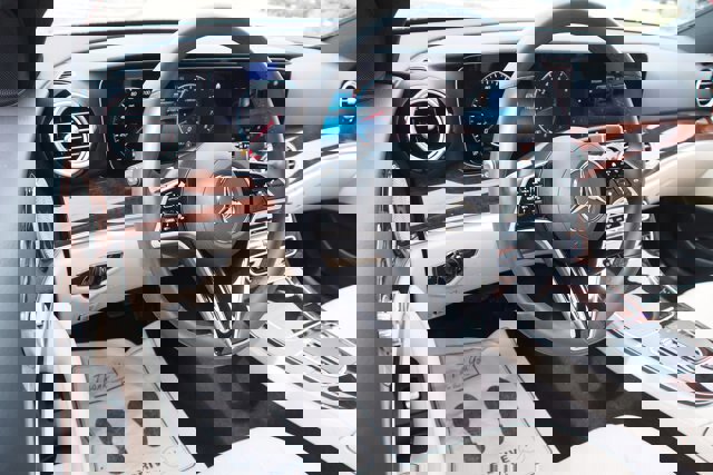 Used 2023 Mercedes-Benz E 350 4MATIC Sedan image 17