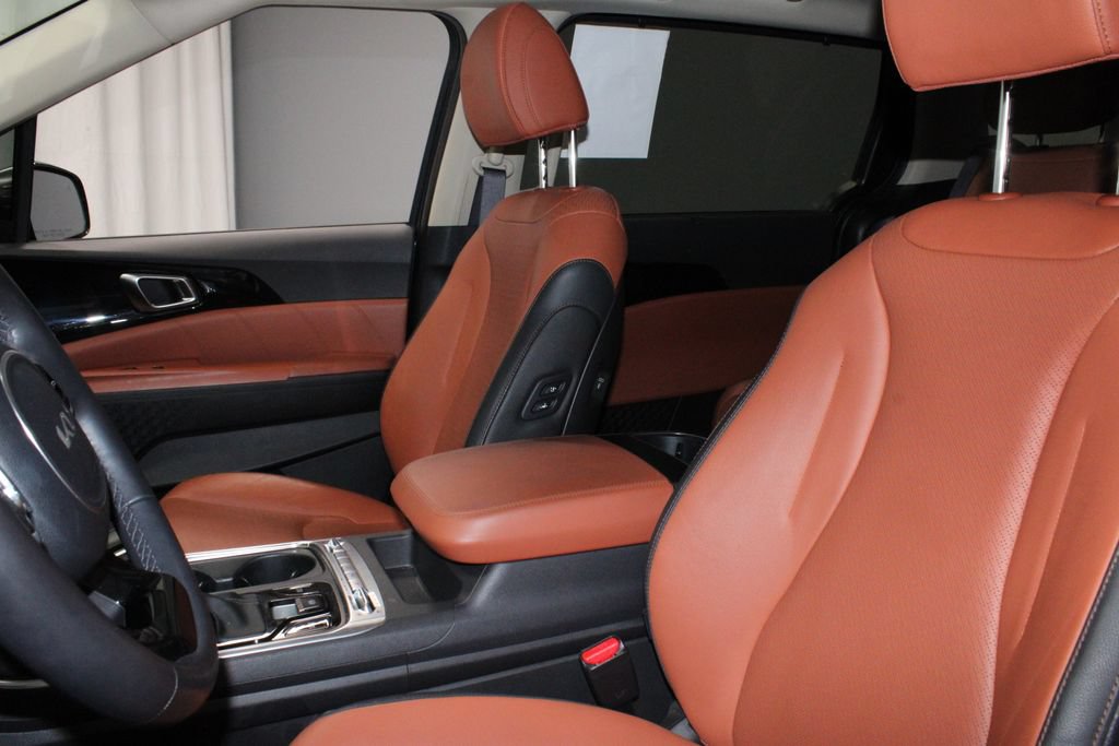 Used 2025 Kia Carnival SX Prestige FWD image 27