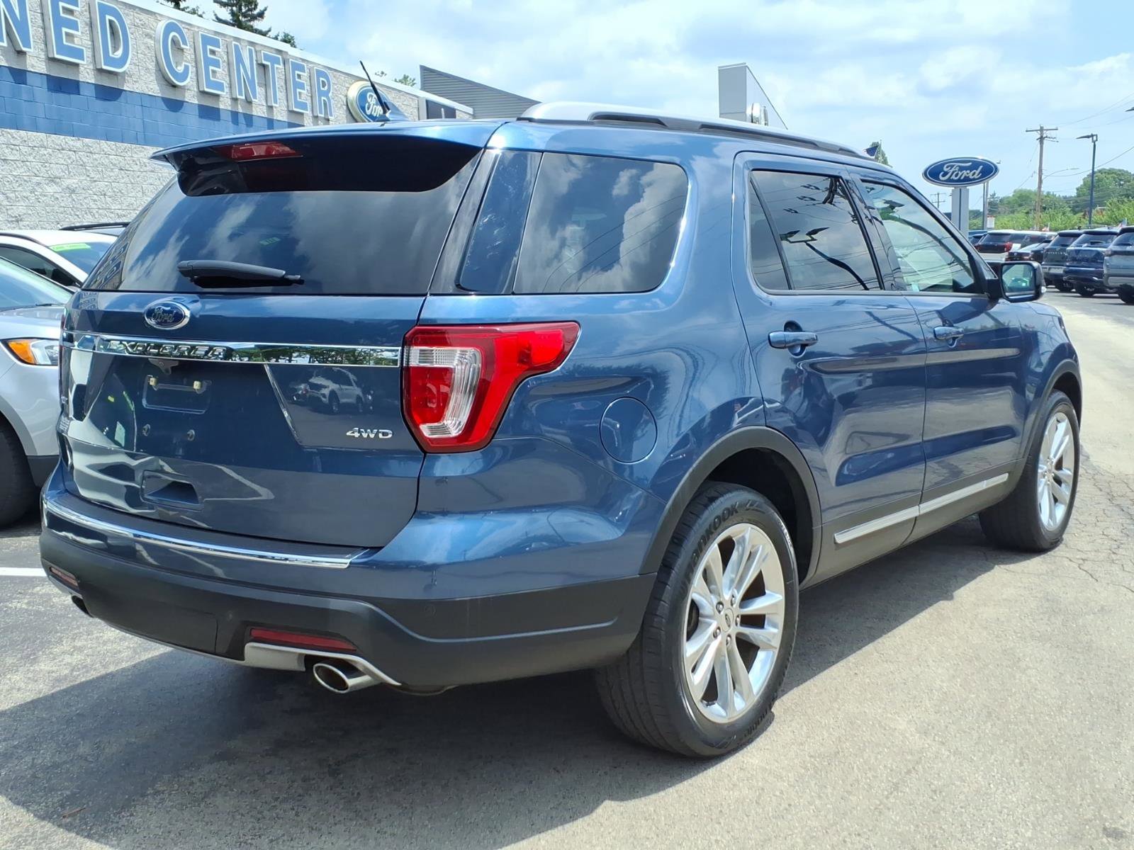 Certified 2018 Ford Explorer XLT w/ Equipment Group 202A AWD/4WD image 4