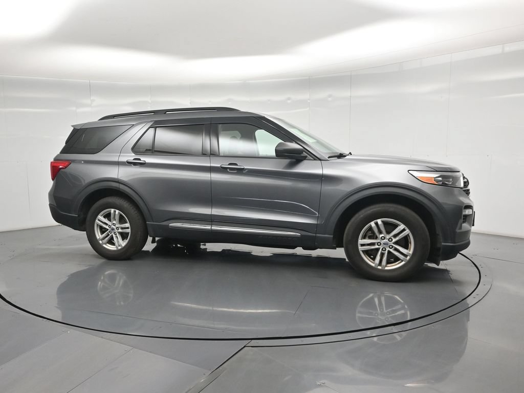 Certified 2021 Ford Explorer XLT w/ Equipment Group 202A AWD/4WD image 10