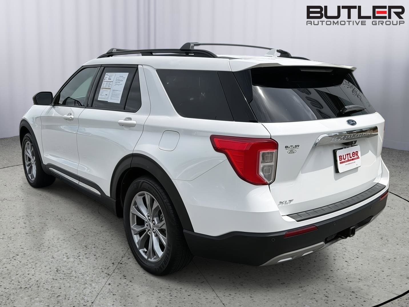 Certified 2022 Ford Explorer XLT w/ Equipment Group 202A RWD image 4