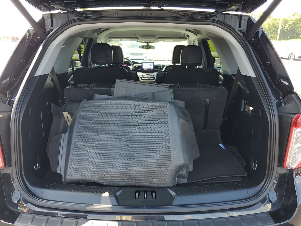 Certified 2023 Ford Explorer XLT w/ Equipment Group 202A image 6