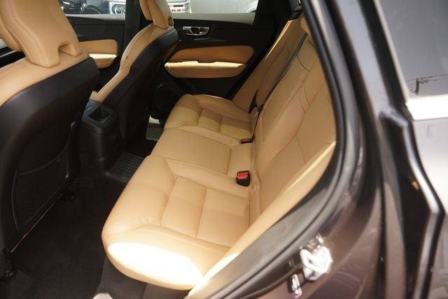 Used 2022 Volvo XC60 T8 Inscription w/ Advanced Package AWD/4WD image 13