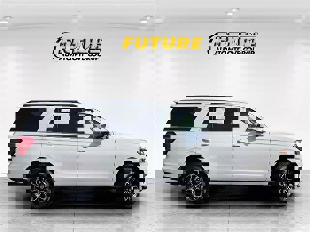 Certified 2022 Ford Expedition XLT image 2