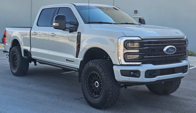 Certified 2025 Ford F250 Platinum w/ FX4 Off-Road Package AWD/4WD image 8