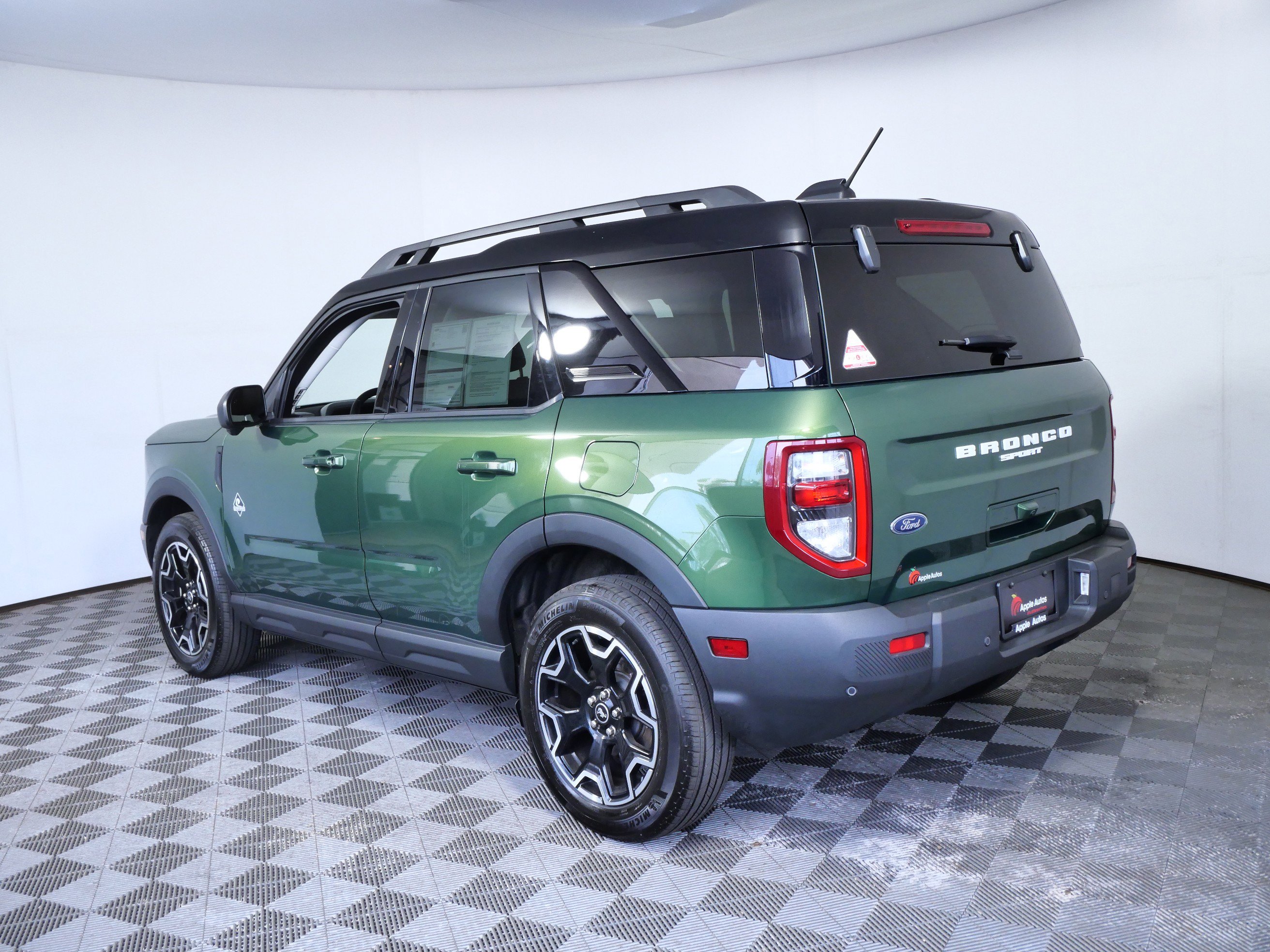 Certified 2025 Ford Bronco Sport Outer Banks w/ Outer Banks Tech Package+ AWD/4WD image 6