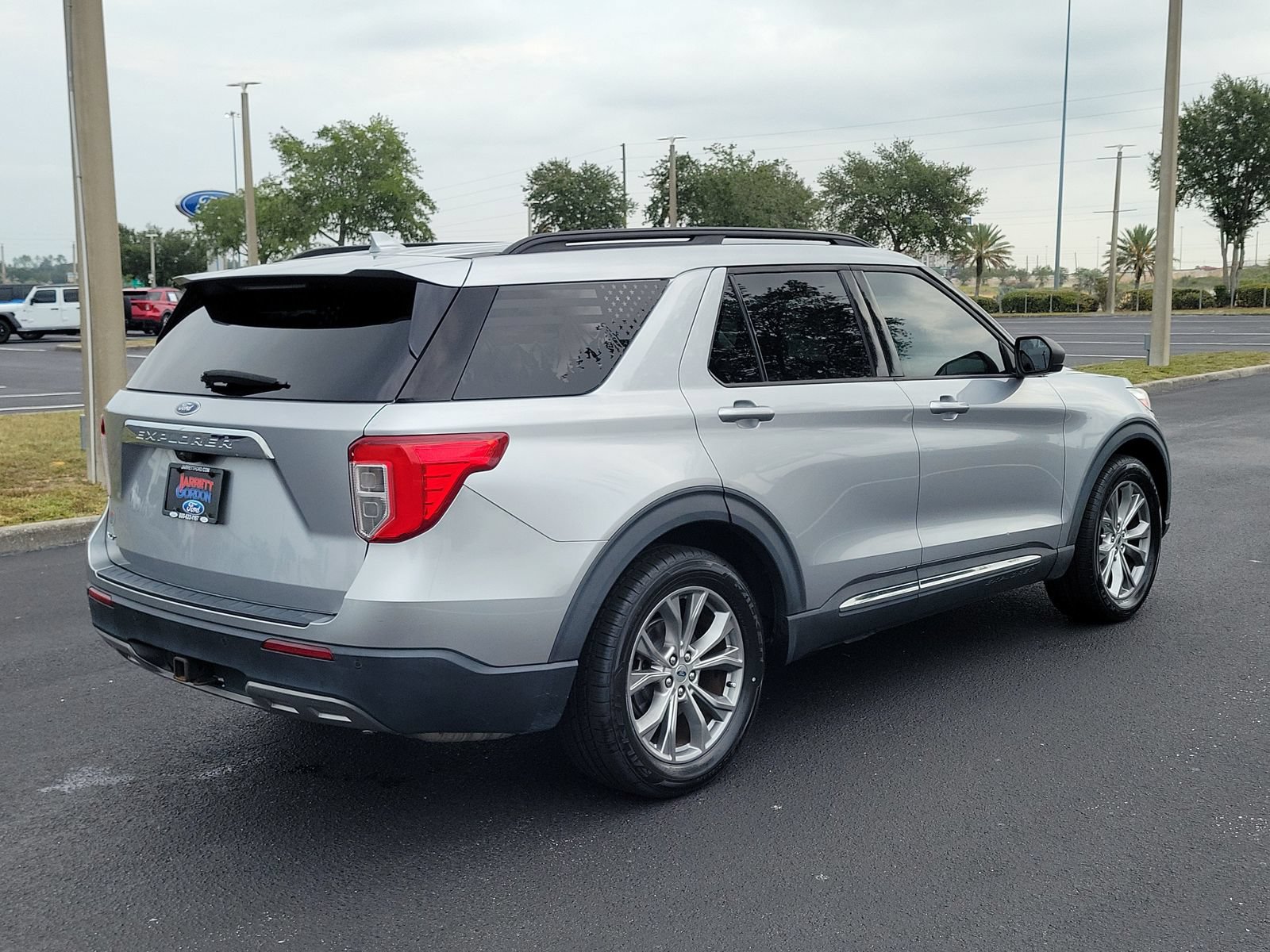 Certified 2020 Ford Explorer XLT w/ Equipment Group 202A RWD image 4