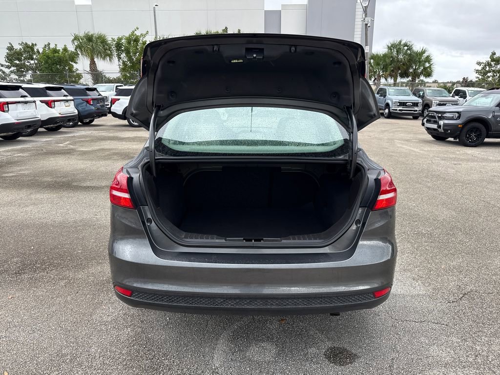 Certified 2017 Ford Focus SE image 25