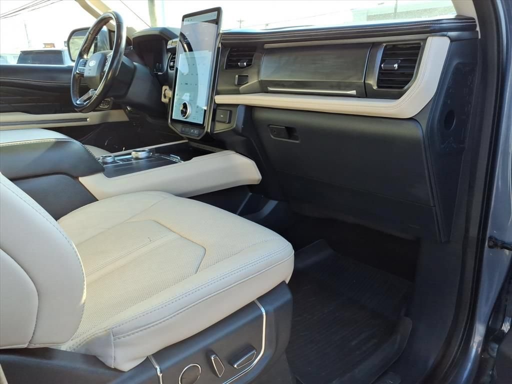 Certified 2022 Ford Expedition Max Platinum AWD/4WD image 9