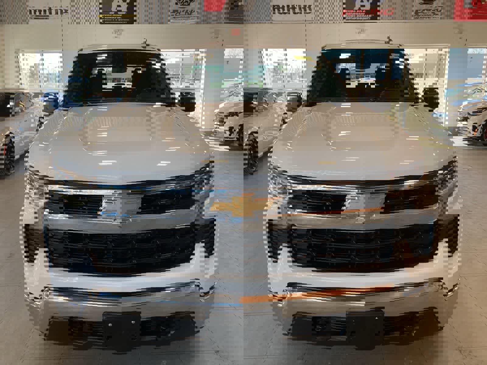 Used 2023 Chevrolet Silverado 1500 LT w/ Z71 Off-Road Package image 8