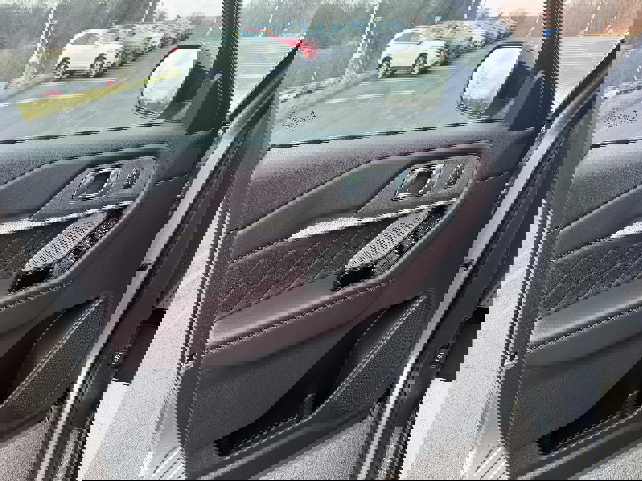 Certified 2025 Ford Explorer Platinum w/ Ultimate Package image 21