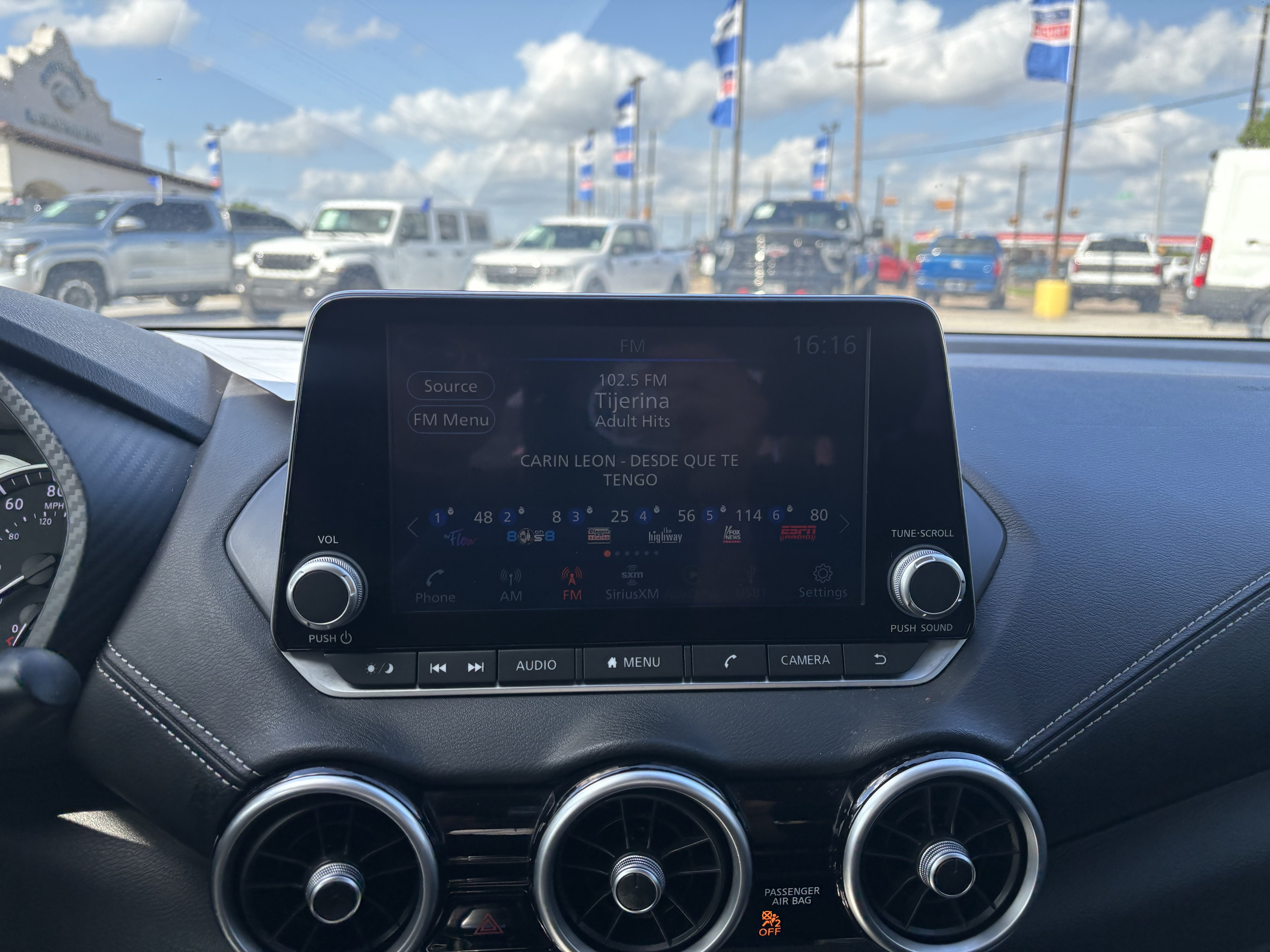 Used 2025 Nissan Sentra SV FWD image 36