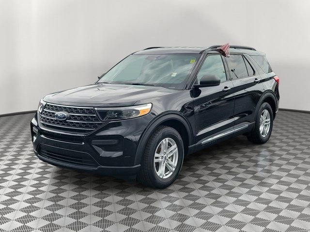 Certified 2023 Ford Explorer XLT RWD image 3