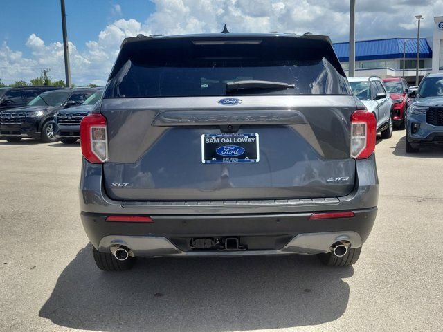 Certified 2024 Ford Explorer XLT w/ Equipment Group 202A AWD/4WD image 5
