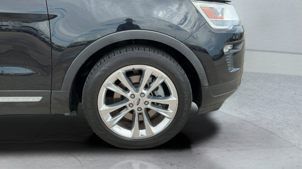 Certified 2019 Ford Explorer XLT w/ Equipment Group 202A FWD image 21