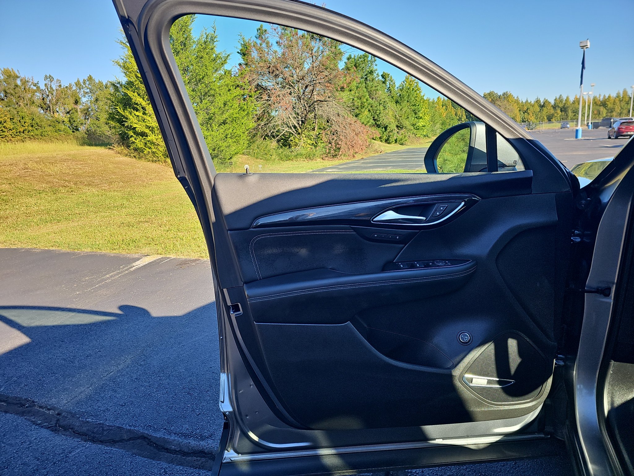 Used 2022 Buick Envision Essence w/ Technology Package I FWD image 17