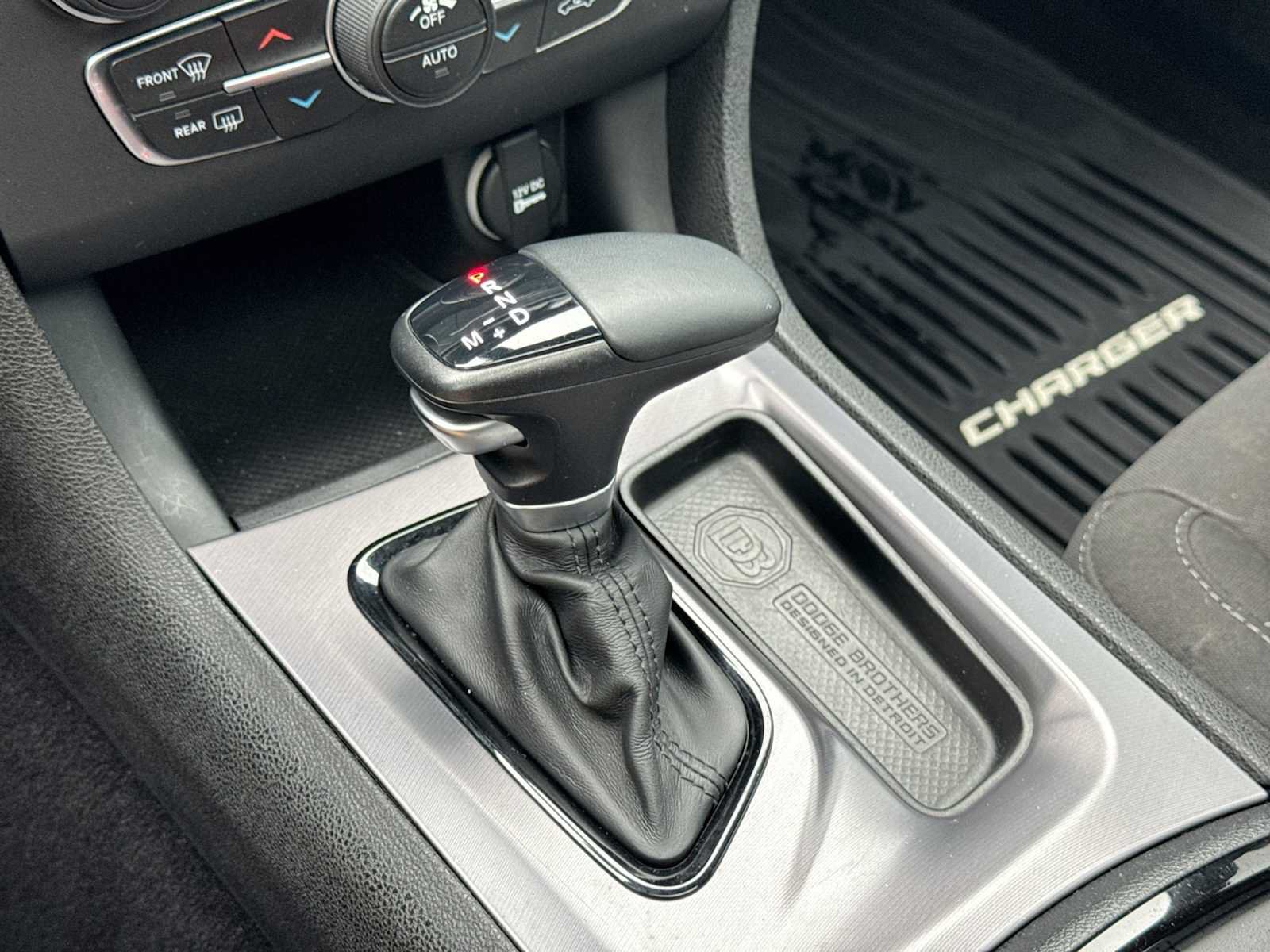 Used 2019 Dodge Charger SXT w/ Blacktop Package AWD/4WD image 32