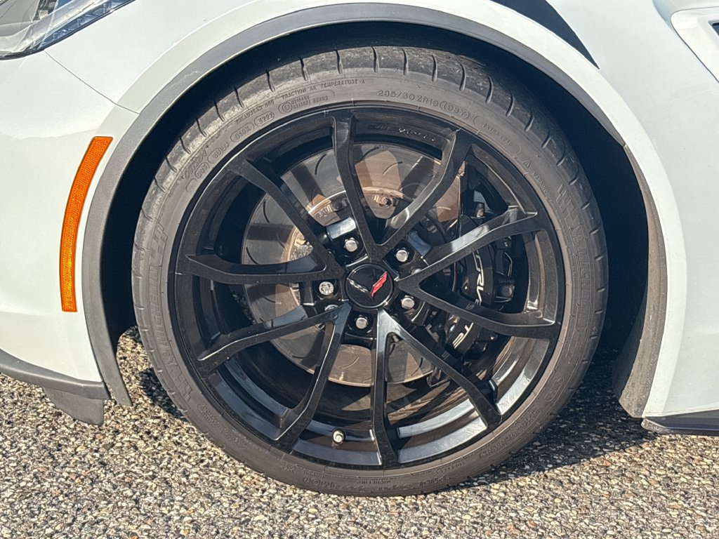 Used 2019 Chevrolet Corvette Grand Sport w/ Carbon Flash Badge Package RWD image 18