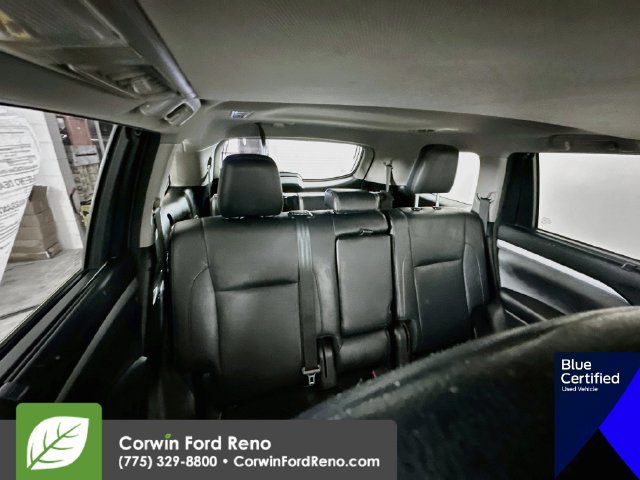 Used 2017 Toyota Highlander XLE AWD/4WD image 33