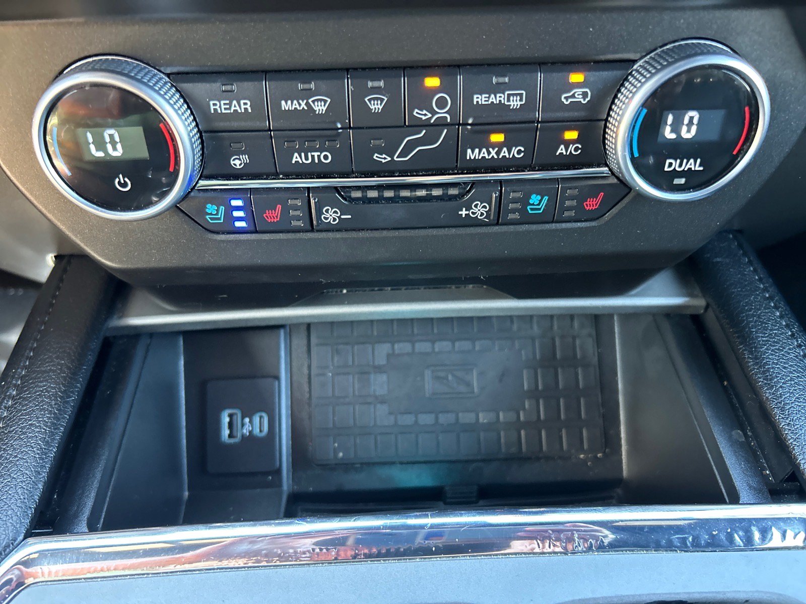 Certified 2020 Ford Expedition XLT w/ Equipment Group 202A AWD/4WD image 34