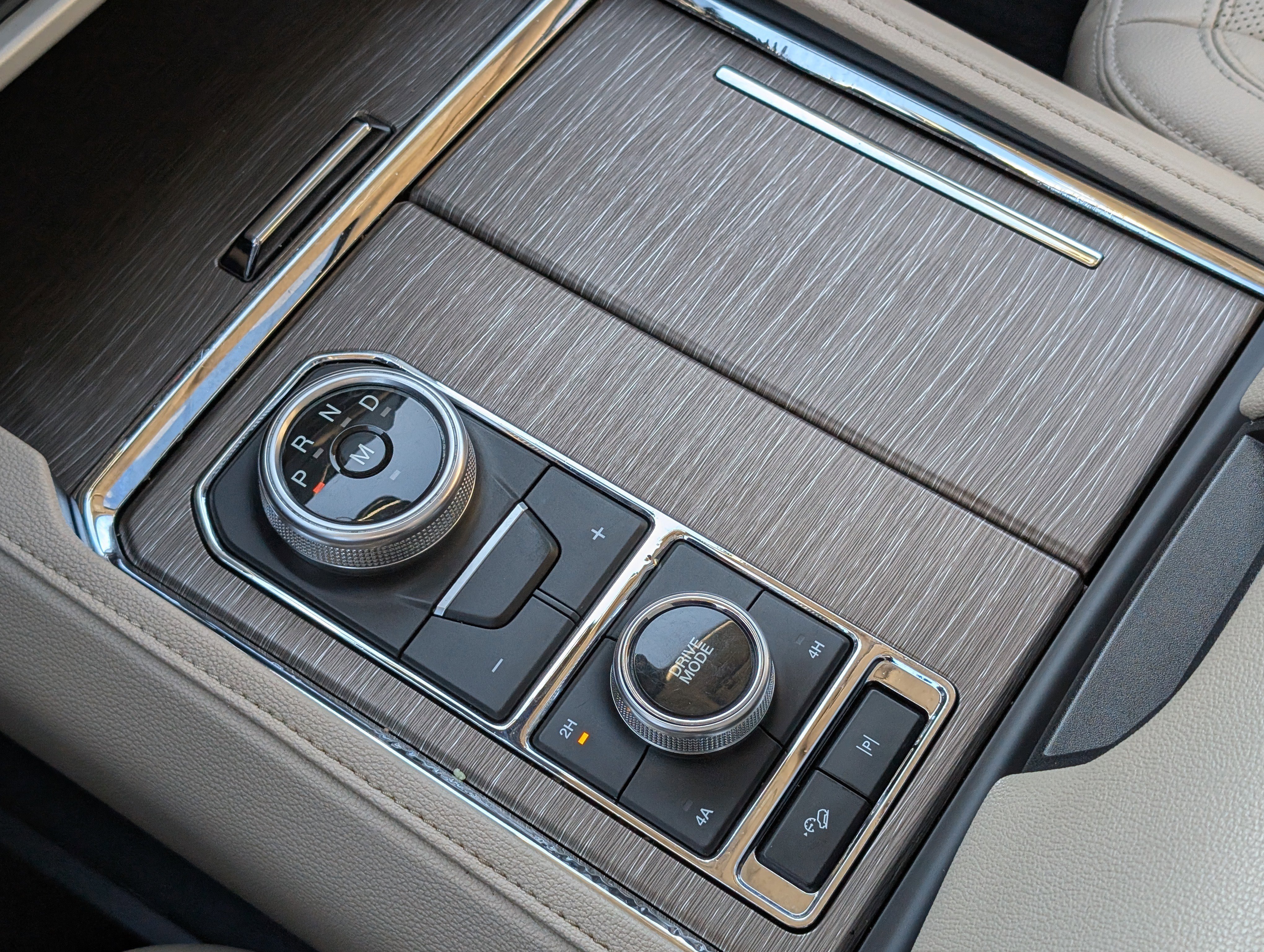 Certified 2022 Ford Expedition Limited image 32