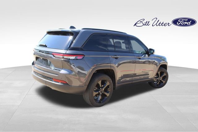 Used 2023 Jeep Grand Cherokee Limited w/ Black Appearance Package RWD image 5