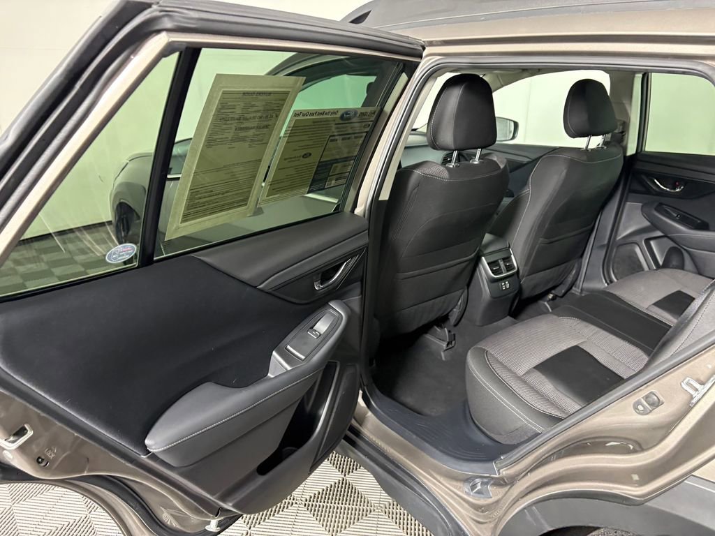 Used 2023 Subaru Outback Premium AWD/4WD image 28