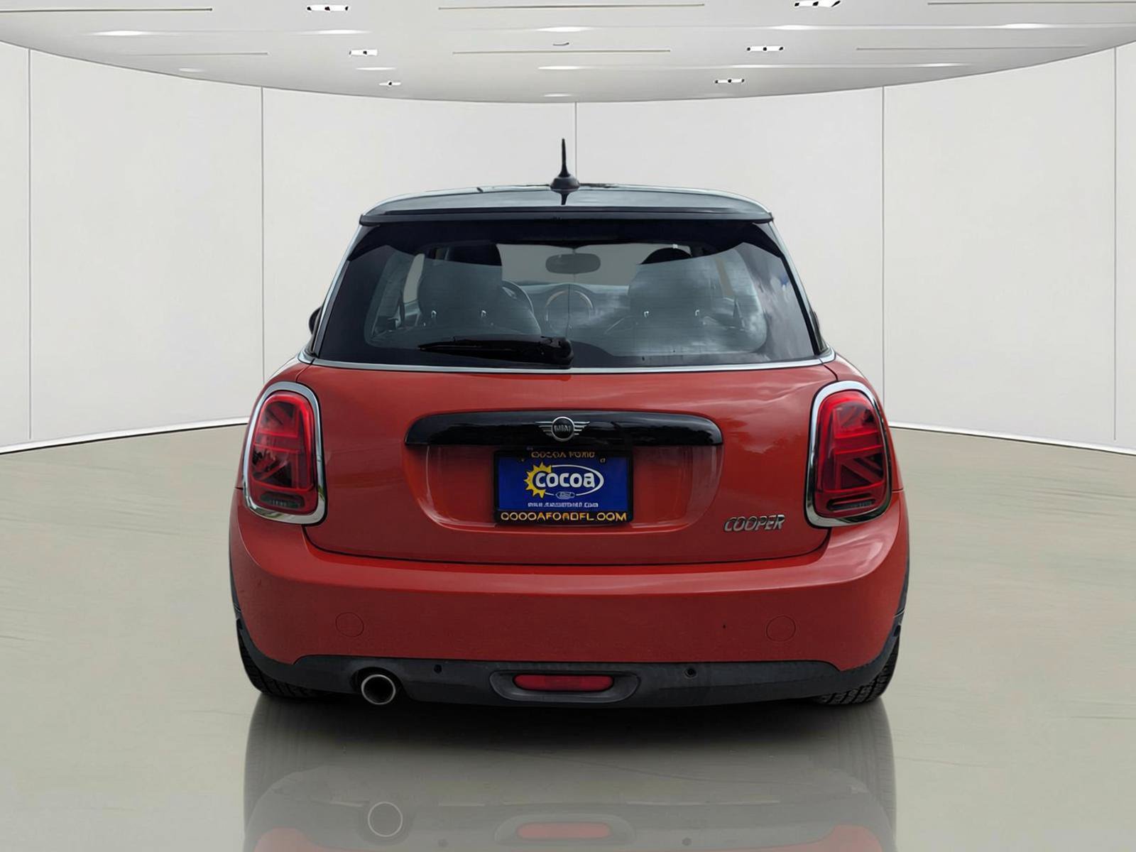 Used 2019 MINI Cooper 2-Door Hardtop FWD image 7