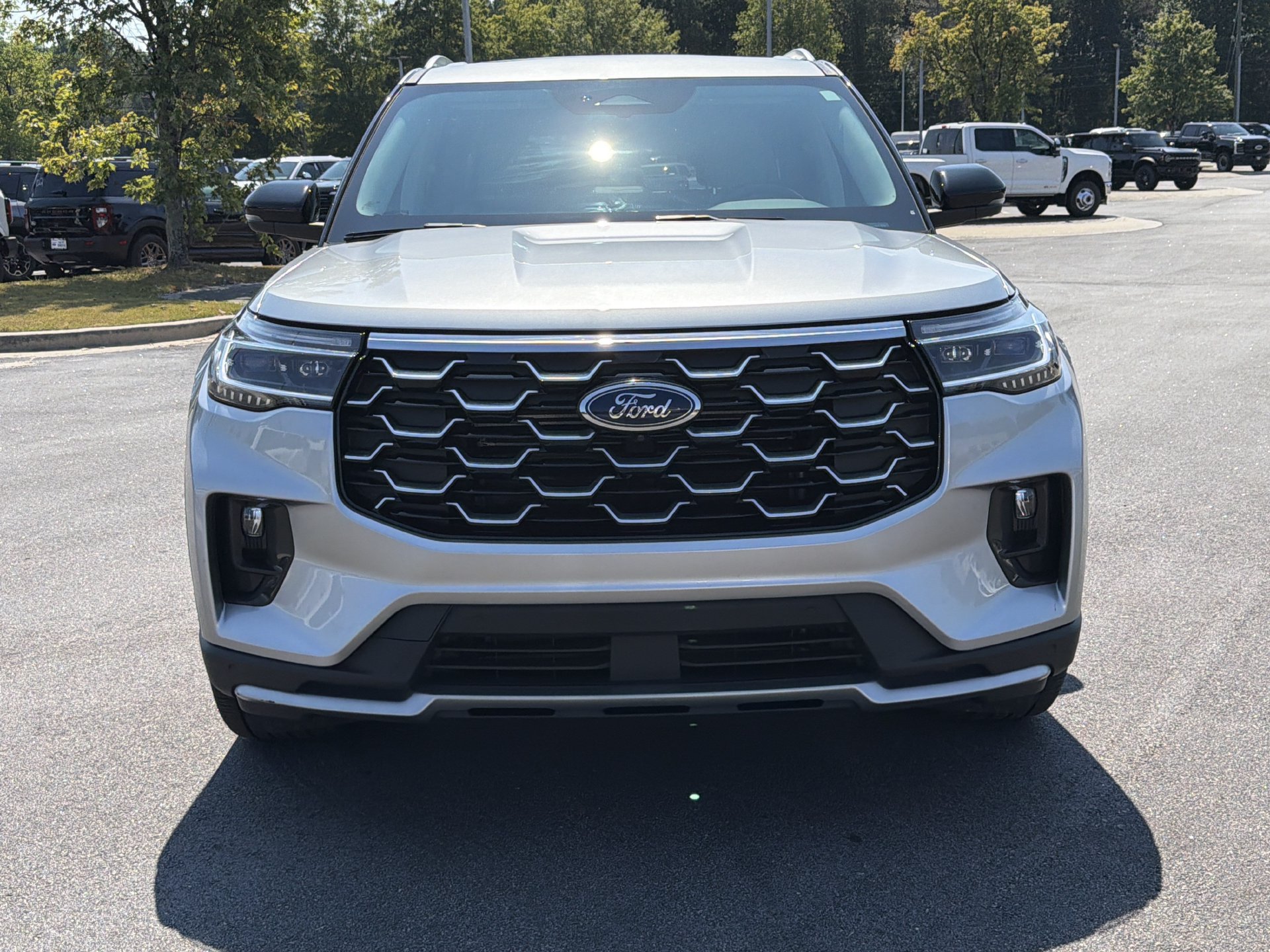Certified 2025 Ford Explorer Platinum w/ Ultimate Package RWD image 33
