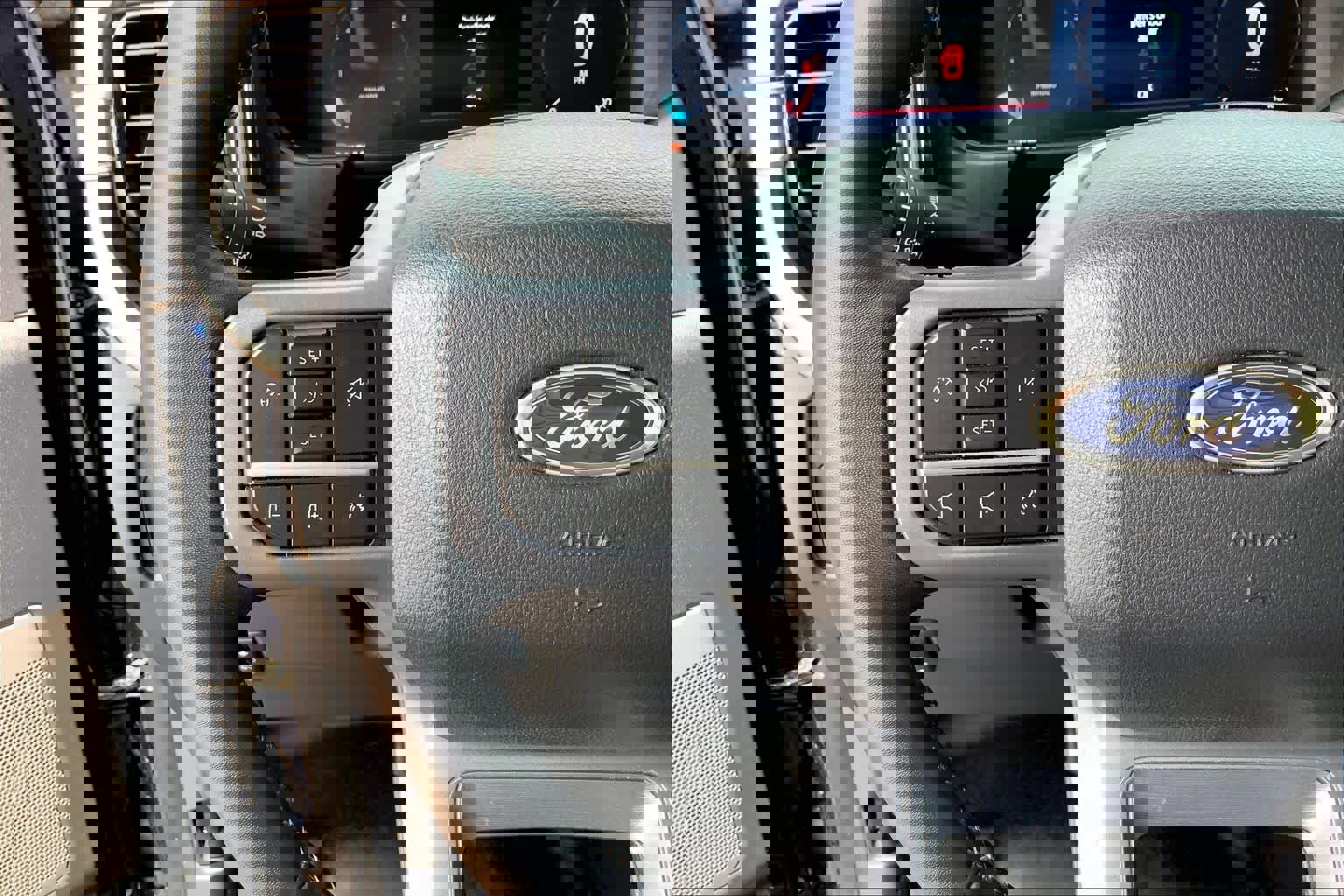 Certified 2024 Ford F250 Lariat w/ Sport Appearance Package image 23