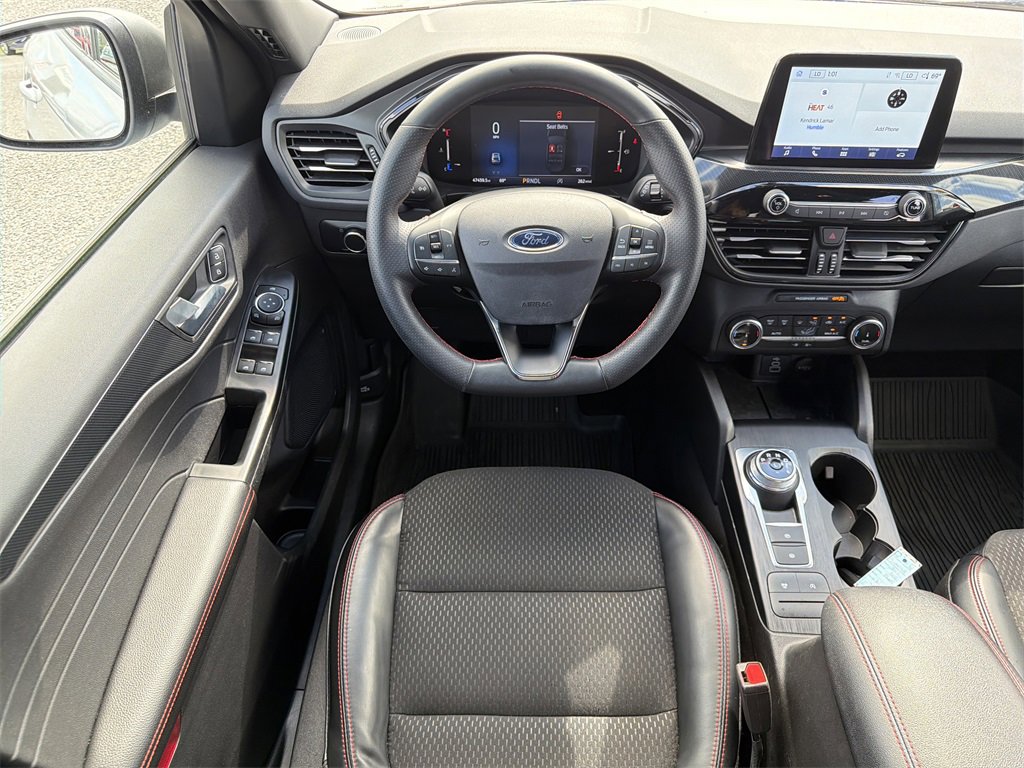 Certified 2025 Ford Escape ST-Line image 18